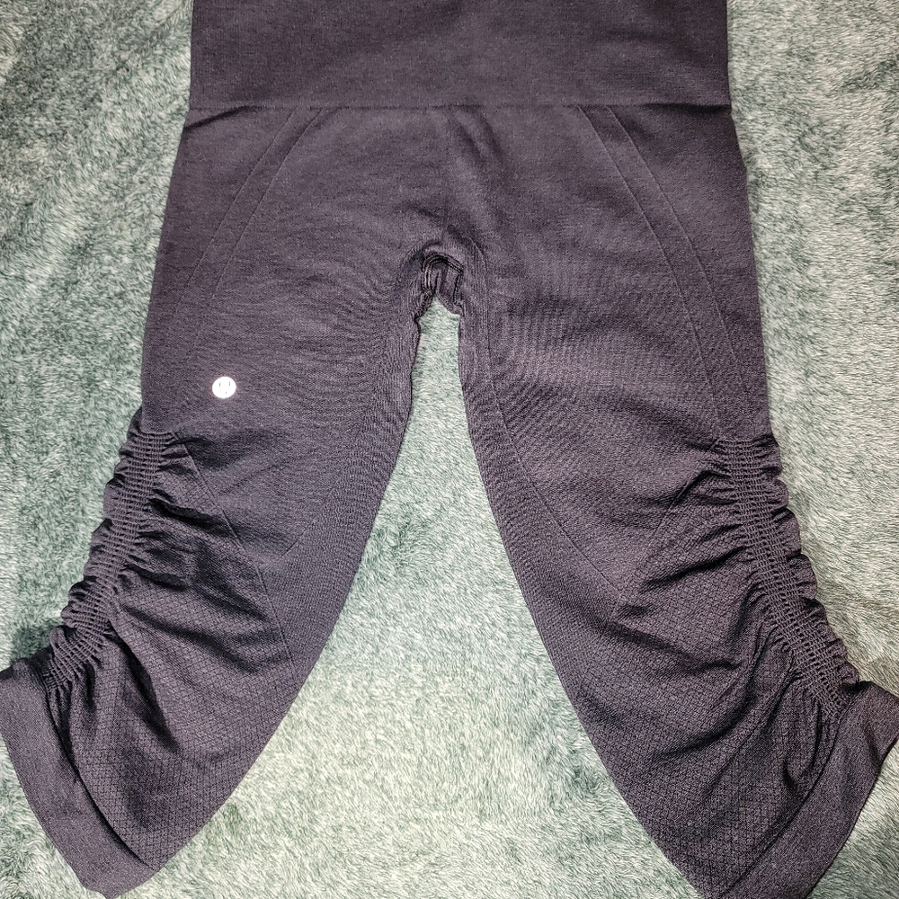 Lululemon In The Flow Crop II Legging Heathered Deep Coal Sz 6